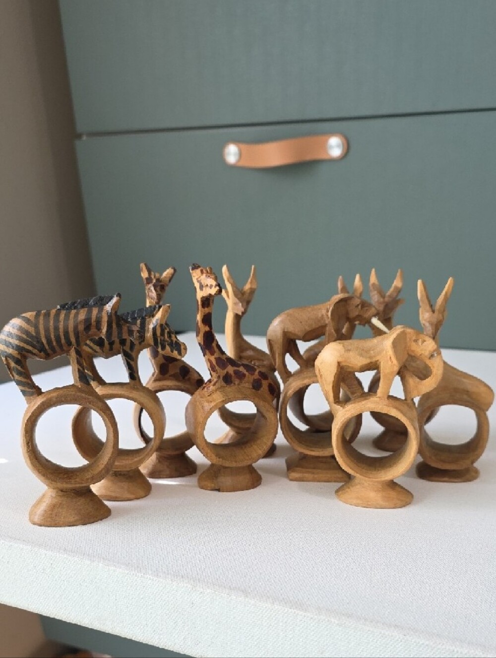 ✨ Vintage Hand-Carved African Safari Animal Wooden Napkin Rings – Set of 10 ✨768